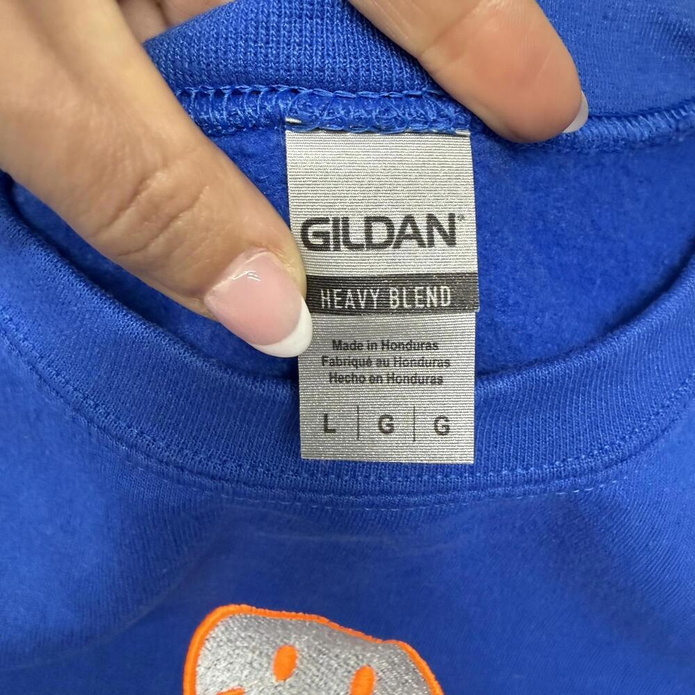 Gildan Heavy Blend‎ Embroidered Smiley Crewneck Blue L Y2K Cozy - Picture 4 of 8